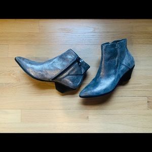 Mix Mooz silver booties